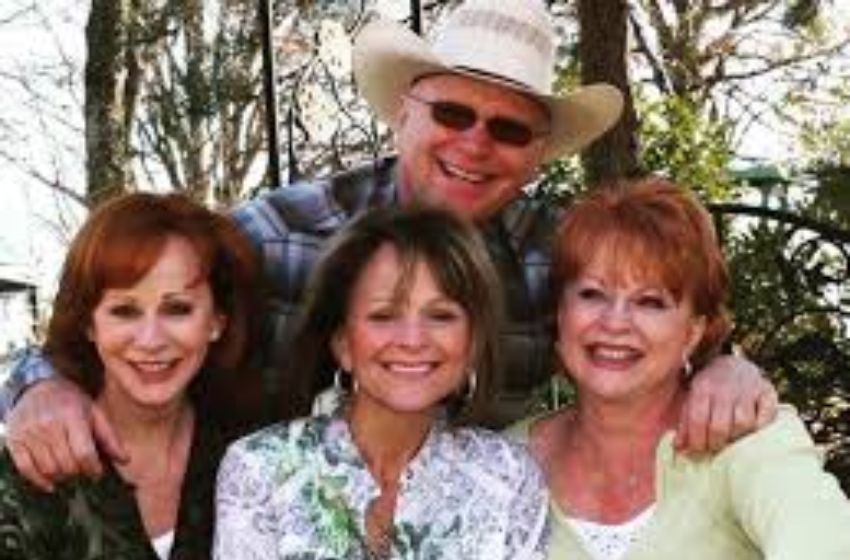 reba mcentire's family